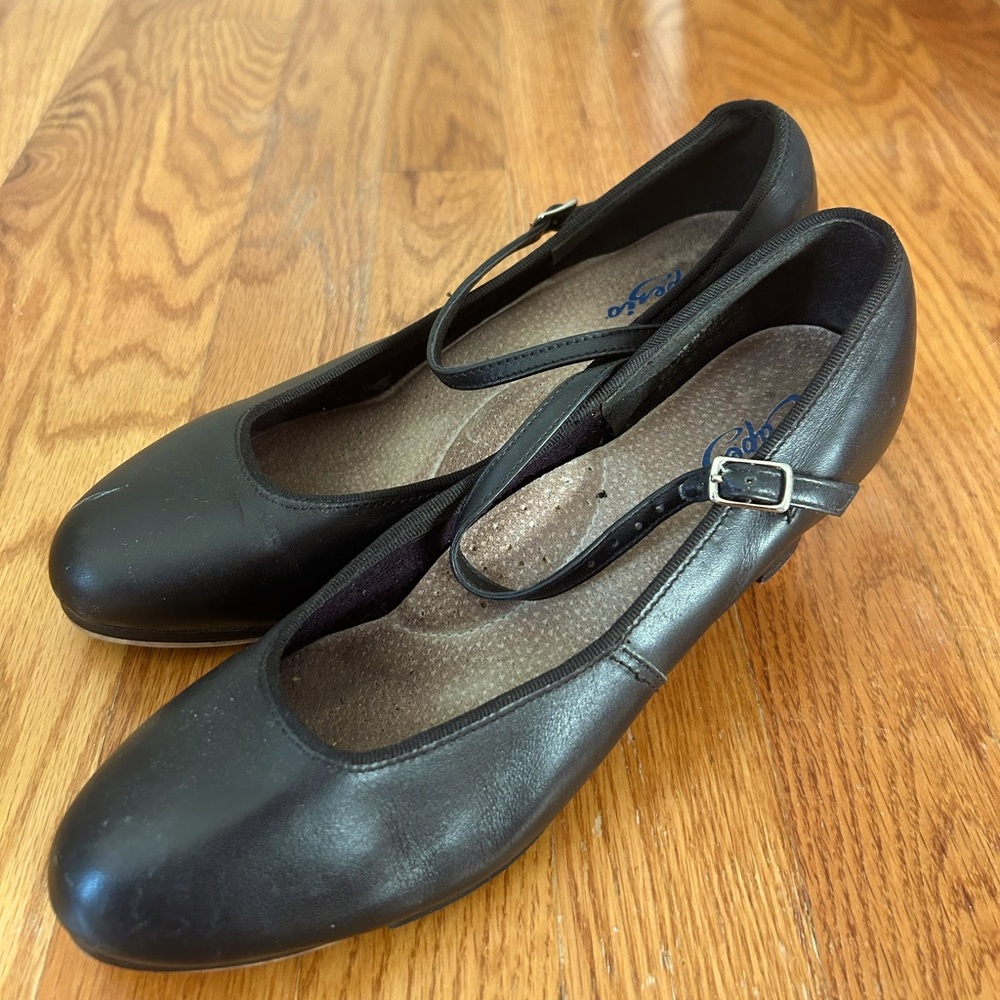 Capezio Black Tap Character Shoes Size 6